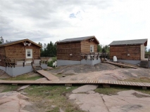 3-guest-cabins